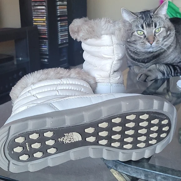 North Face Thermoball Puffer Ankle Booties Sz 7 - Picture 9 of 10